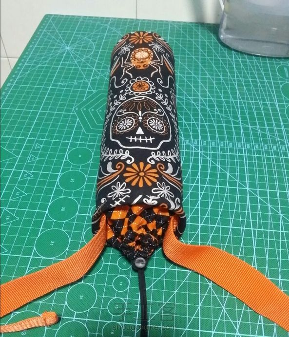 旧物改造:布头+旧腰带+猪鼻扣=崭新出炉的保温杯套 第5张