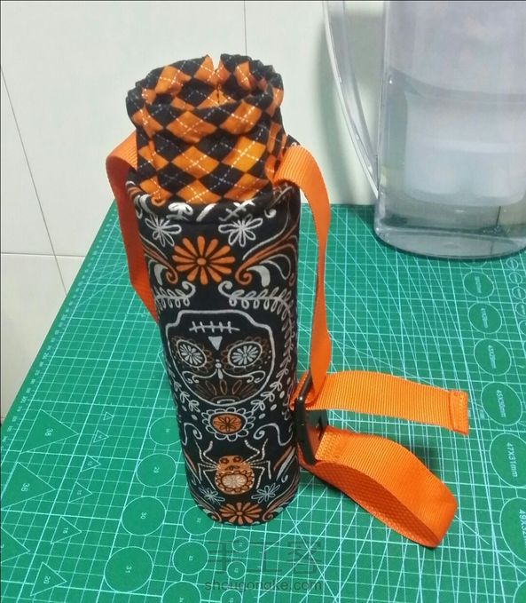 旧物改造:布头+旧腰带+猪鼻扣=崭新出炉的保温杯套 第6张