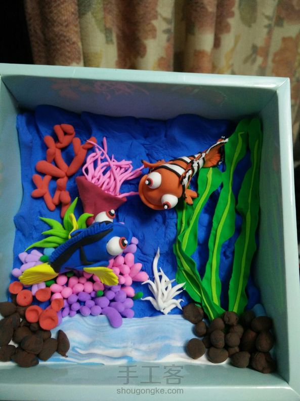 做了两个晚上，非常漂亮！比捏人相对简单，小丑鱼特别可爱。