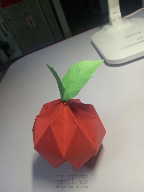 折了哄孩子的，挺可爱的折纸小苹果 第1张