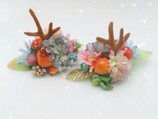 圣诞节是小朋友们都喜欢的节日吧,可以收到很多小礼物。圣诞节马上要到了,公主为你分享了一款颜值超高哒弥漫圣诞气氛的鹿角发饰,快跟着教程自己动手制作出来叭