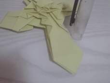 纸略小