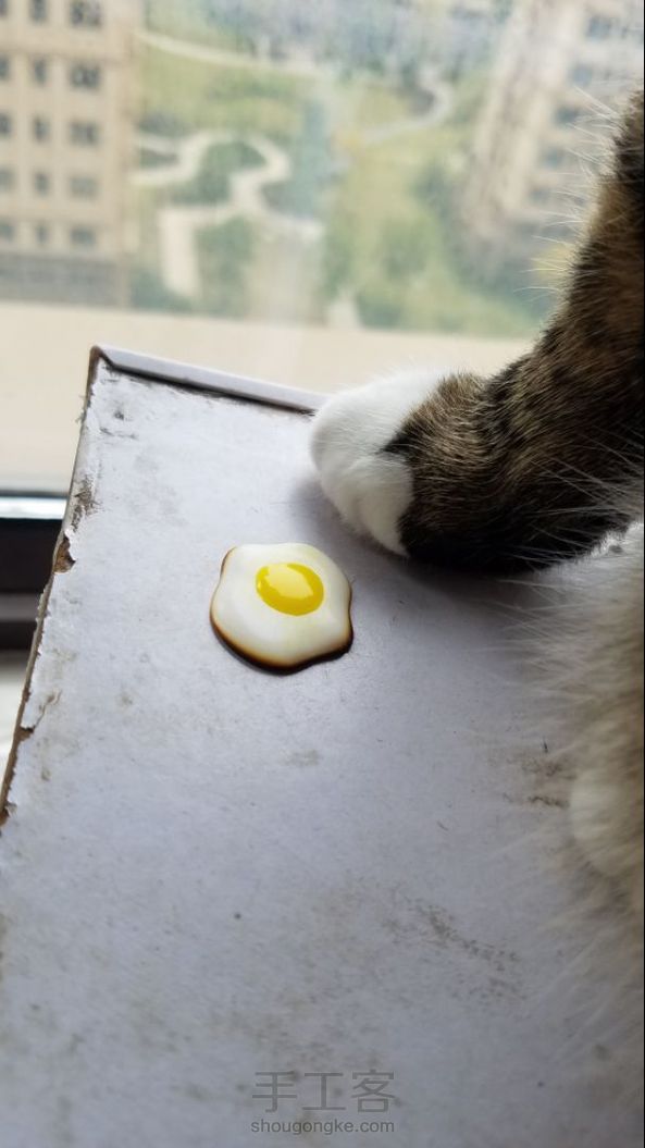 假的煎蛋。选择了质感最接近的牛骨和滴胶，因为带来了一写不可控因素，可惜了。 第2张
