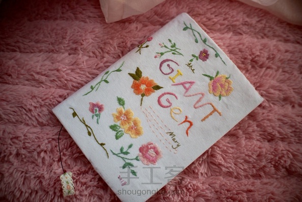 刺绣书套，完成啦[胜利]可以忽略厚度包裹住任意A5大小的书籍📚或者本子📒。从设计配色刺绣缝合熨烫～超开心的过程[愉快] 第3张