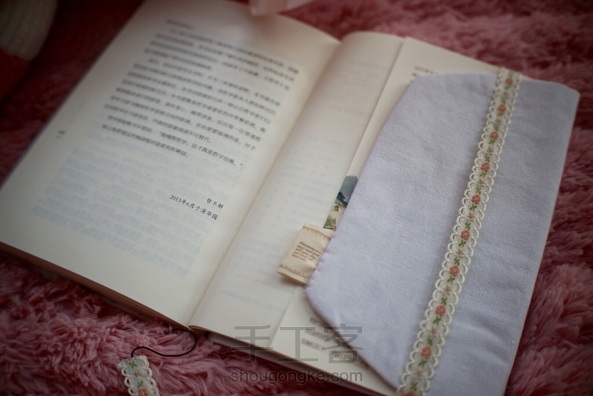 刺绣书套，完成啦[胜利]可以忽略厚度包裹住任意A5大小的书籍📚或者本子📒。从设计配色刺绣缝合熨烫～超开心的过程[愉快] 第4张