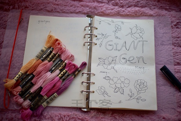 刺绣书套，完成啦[胜利]可以忽略厚度包裹住任意A5大小的书籍📚或者本子📒。从设计配色刺绣缝合熨烫～超开心的过程[愉快] 第6张