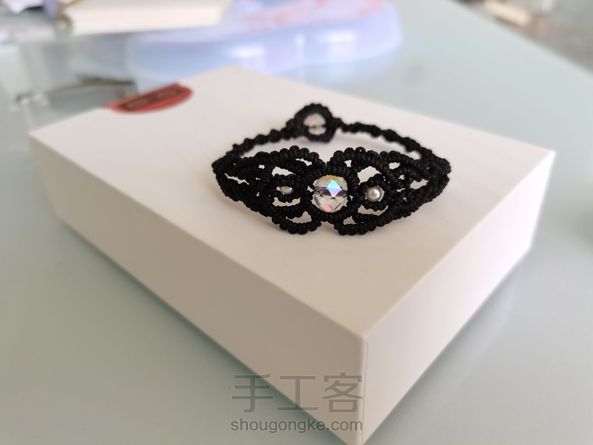 好好看呐，本来想送给玩伴的，有点舍不得了…
黑色的，还不太习惯，不过肯定会很百搭哈哈哈(ಡωಡ) 第2张