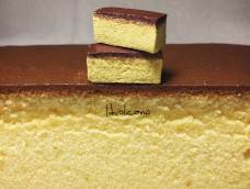粘土蜂蜜蛋糕🍯一款特别常见特别普通的蛋糕😁步骤也好简单😁顺手就微缩起来😁还是再次表白soft纸粘土😂纸粘土用来做蛋糕真的好玩😜