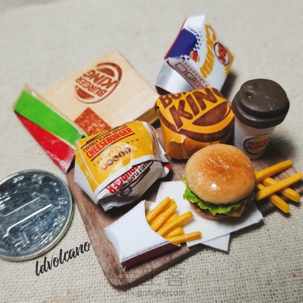 每年都要做的汉堡🍔今年微缩的是Burger King的小场景😜希望新年每天都能吃好都能吃“堡”😝

新年快乐❤️我的各位小心肝儿～😘爱你们😍谢谢你们的每一次陪伴☺️ 第7张