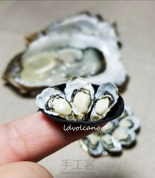 最近很迷生蚝🤗之前也做过，现在有取模土了更方便了，所以又微缩了20只😁感觉比较之前的还有一点进步的，更肥美了😁生蚝季听说快过了，天又热了，在重庆新鲜想吃不容易呀😄 第3张