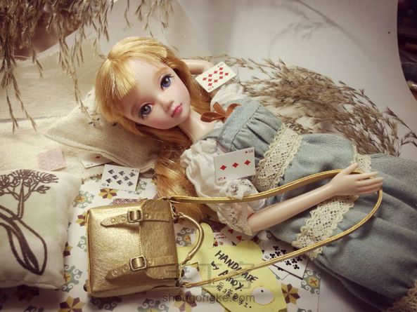 #可儿#最近做的一些东西，一个包，书架和扑克牌....想搞个娃屋让孩子们打八十分(噗)。包教程已发可戳。我还是戒不掉做包包啊！我娃缺的是鞋啊其实... 第1张