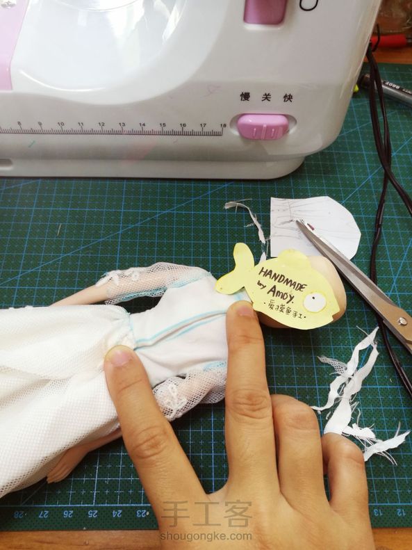 可儿体婚纱，上次没发出去？袖套改造的婚纱礼服。教程有。 第5张