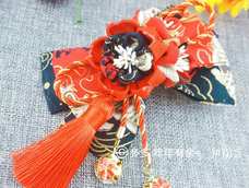 元旦 用大红的年年有余压布条做了大蝴蝶结发饰 希望讨个好彩头😘 
祝福大家新的一年身体健康 好事连连 手工也越来越棒呦❤
教程已出 欢迎大家讨论交流