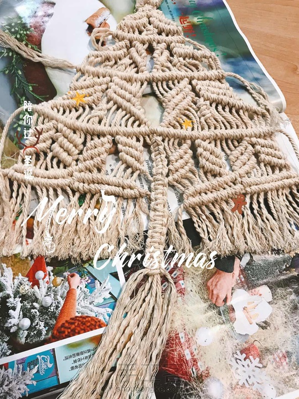 交作业，线留的长了，就多编了一层，显得有点大了
