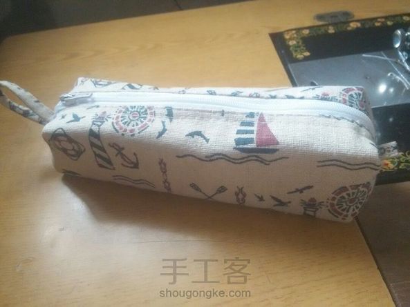 布艺笔袋文具盒，制作很简单，轻松学会。教程已出。