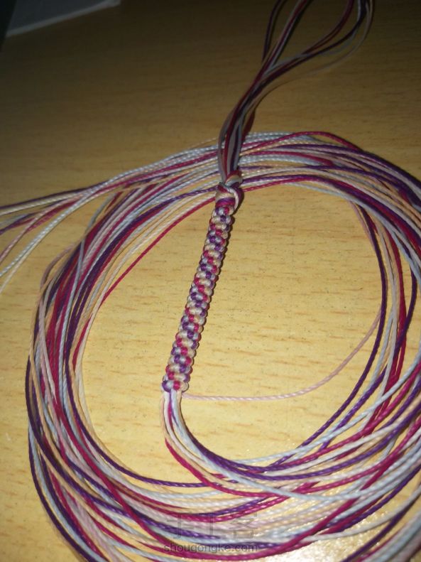 用了0.65的南美蜡线编这个轮回手绳，证明不合适啊，效果完全没出来，坐等材料包到货了…… 第1张