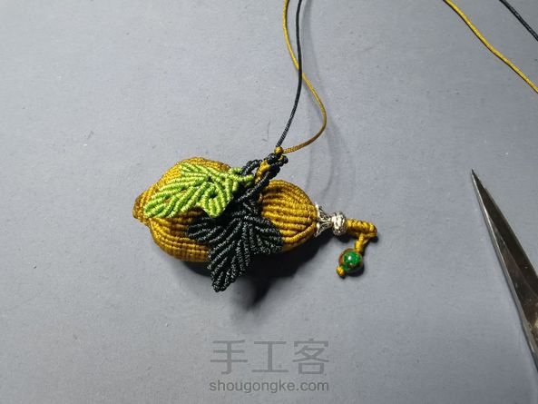 谢谢教程，挂绳不会做，就随便做了。还挺废手的，为朋友做的，今晚就送出去 第1张