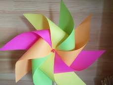 用彩纸果然好看了