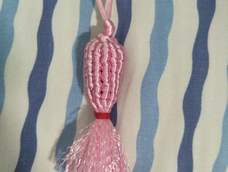 一个小小的玉米，刚开始线的多少没把握好，线有点少，不过还是做成了