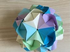 第一次做纸花球没有用胶    这个组合体比较牢固