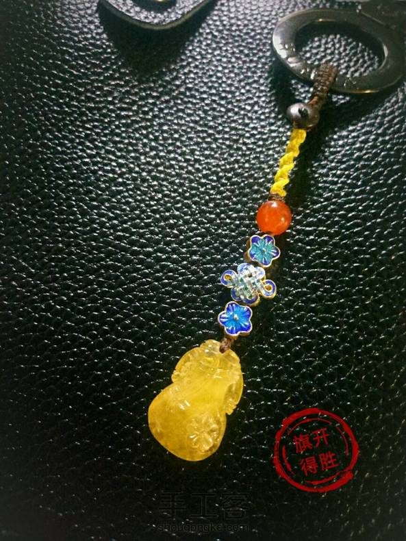 旗袍蜜蜡+如意烧蓝
寓意  旗开得胜