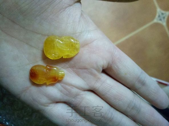 旗袍蜜蜡+如意烧蓝
寓意  旗开得胜 第1张