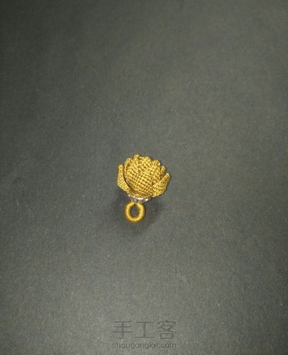直径1.8cm的莲花，用的六股线，眼睛要瞎啦😲 第1张
