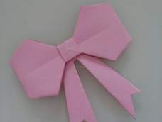 跟着公主的教程做的蝴蝶结😁