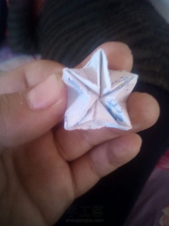 你自己看，是不是像个五角星呢。