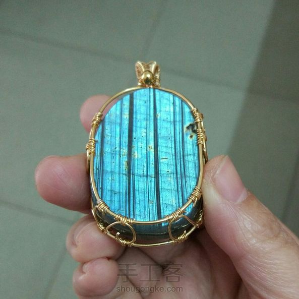 石头本是不规则形状的，绕后感觉好看多了。 第1张