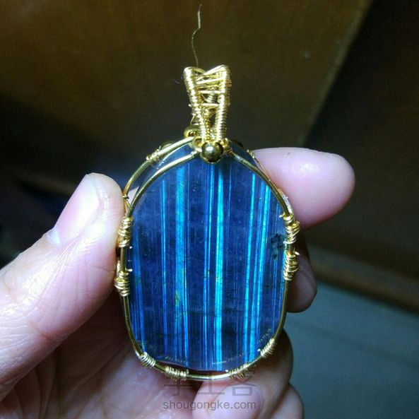 石头本是不规则形状的，绕后感觉好看多了。 第2张