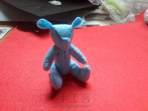 这只小熊有点瘦 第1张