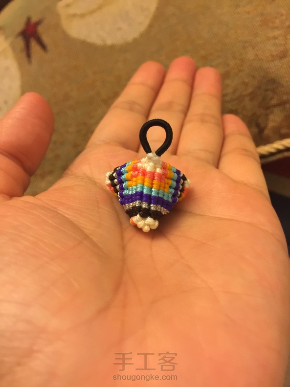 结合了两个教程做的，因为不喜欢底部留流苏，就都塞了进去。