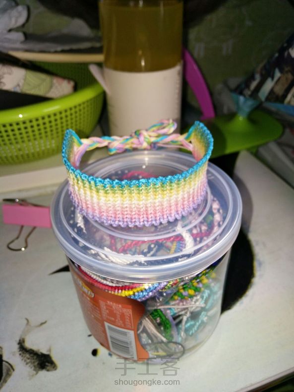 南美蜡线，猜我编了多少个雀头结🌝75×13个😂😂😂不过真好看啊，自己戴的肯定加了滤镜😛不然不白不仙。泰蜡觉得不适合，玉线可能太硬，7号线可以试试😄 第1张