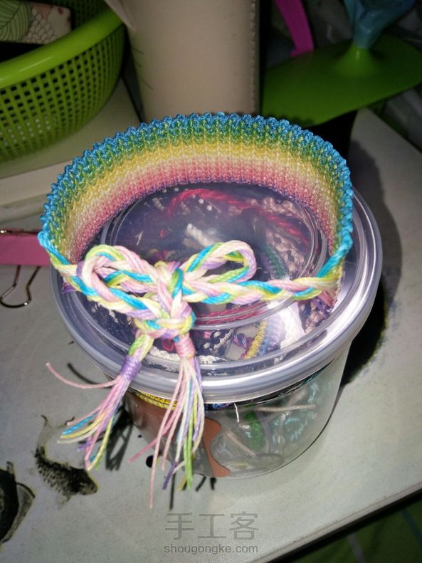 南美蜡线，猜我编了多少个雀头结🌝75×13个😂😂😂不过真好看啊，自己戴的肯定加了滤镜😛不然不白不仙。泰蜡觉得不适合，玉线可能太硬，7号线可以试试😄 第2张