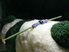 谢谢教程😮，最喜欢粉色可是没有合适的珠子，为嘛做这种扣咧，没有银子买扣头啦( ˙˘˙ )。那个扣结尾还是照游泳的鱼姐姐的秘鲁结收个尾，(๑°3°๑)