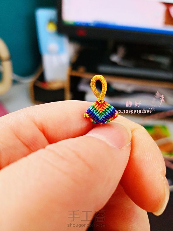 谢谢教程，终于编出一只无痕粽子了✌。3股彩金，迷你型😋