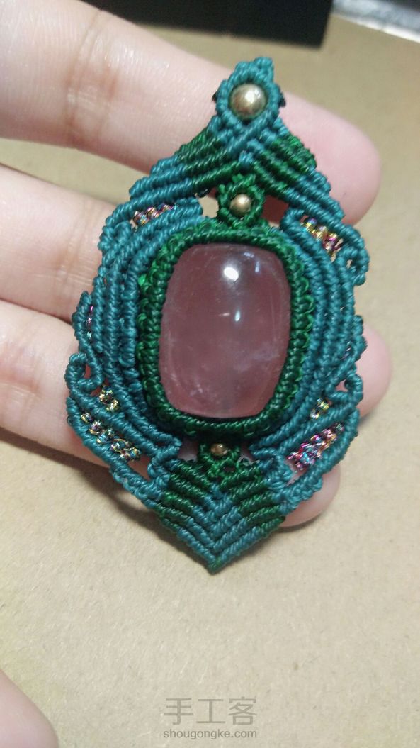 马粉桶珠，配上孔雀蓝，编完了比我想象的胖一些 第1张