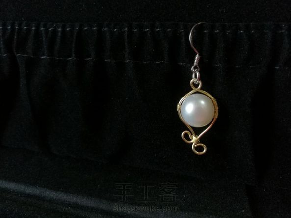 谢谢老师的教程，半个电影的时间只允许我做一个，有时间再做一个，还是一对比较好，忽略钩子颜色和吊坠的颜色差别，这个就是练手 第1张