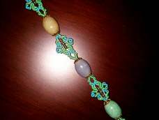 仿老师的春雨观花手链,是帮朋友编的,朋友很喜欢!多谢老师教程!😁😁😁