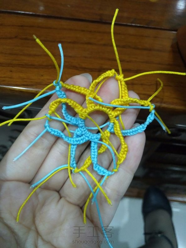 为什么我编的这么扭扭的？求指点！ 第1张