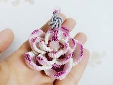 来交个作业 

看取莲花净 
应知不染心