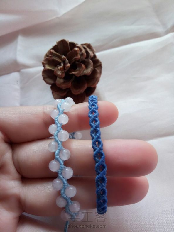 客户定制的花朵🌺手机链~手绳和戒指💍，一根根线，通过一些变化，就成了这样美的物料~喜欢~一绳定情手作~ 第1张