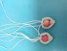 才学习了，第一个没有编好，第二个好看些，谢谢老师的教程