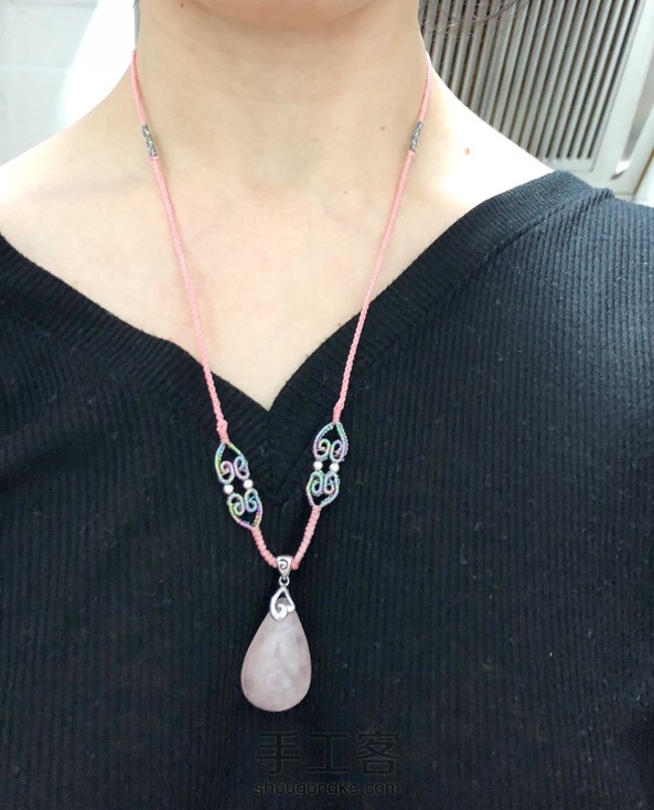 谢谢手老师的教程！编出来虽然没有手老师的精致，但这个花好配这个吊坠，感觉很漂亮， 第3张