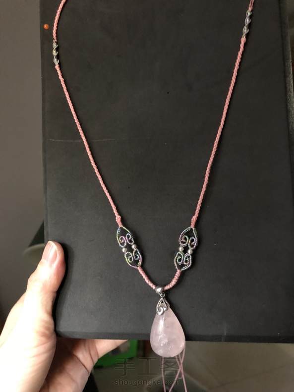 谢谢手老师的教程！编出来虽然没有手老师的精致，但这个花好配这个吊坠，感觉很漂亮， 第5张