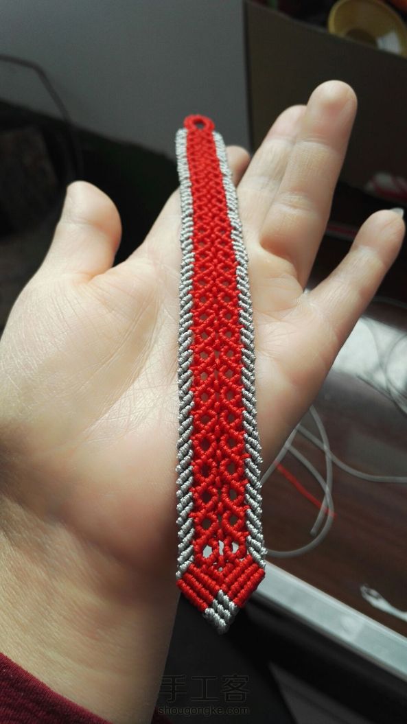 一个手环，一个发夹。
谢谢老师的教程。
情人结快乐！ 第1张