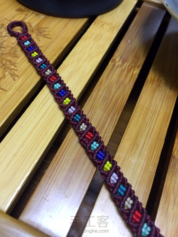 是不是小白都很抠门啊，觉得自己短的线头都不舍得扔掉，这个手绳正好能把各色短线头都用上，不心疼了😛感谢分享 第4张