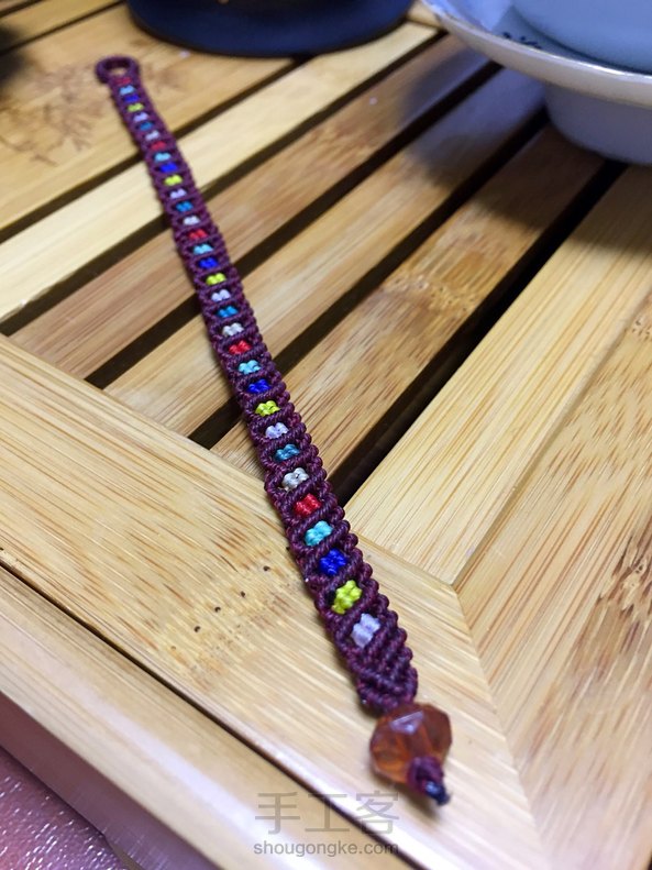 是不是小白都很抠门啊，觉得自己短的线头都不舍得扔掉，这个手绳正好能把各色短线头都用上，不心疼了😛感谢分享 第5张