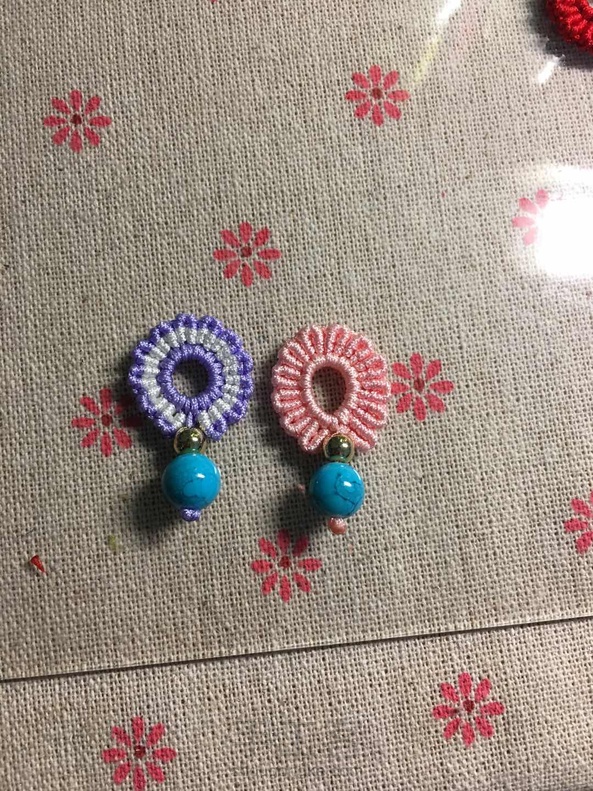 按照老师的教程，偷工减料的，只编了里面的一圈。觉得也很美，只差挂钩了。
 第3张